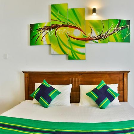 Rominrich Hotel Хикадува Екстериор снимка