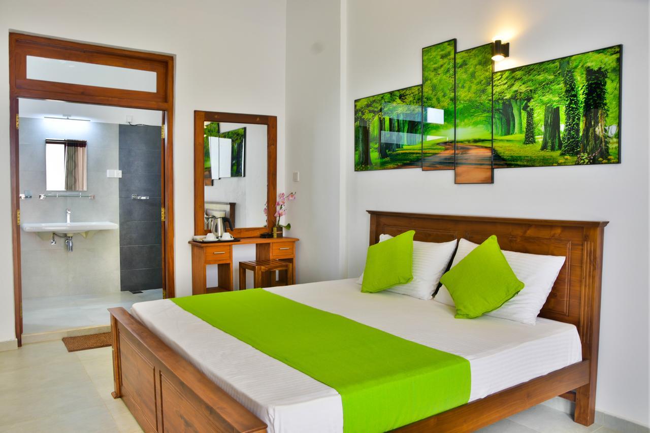 Rominrich Hotel Хикадува Екстериор снимка