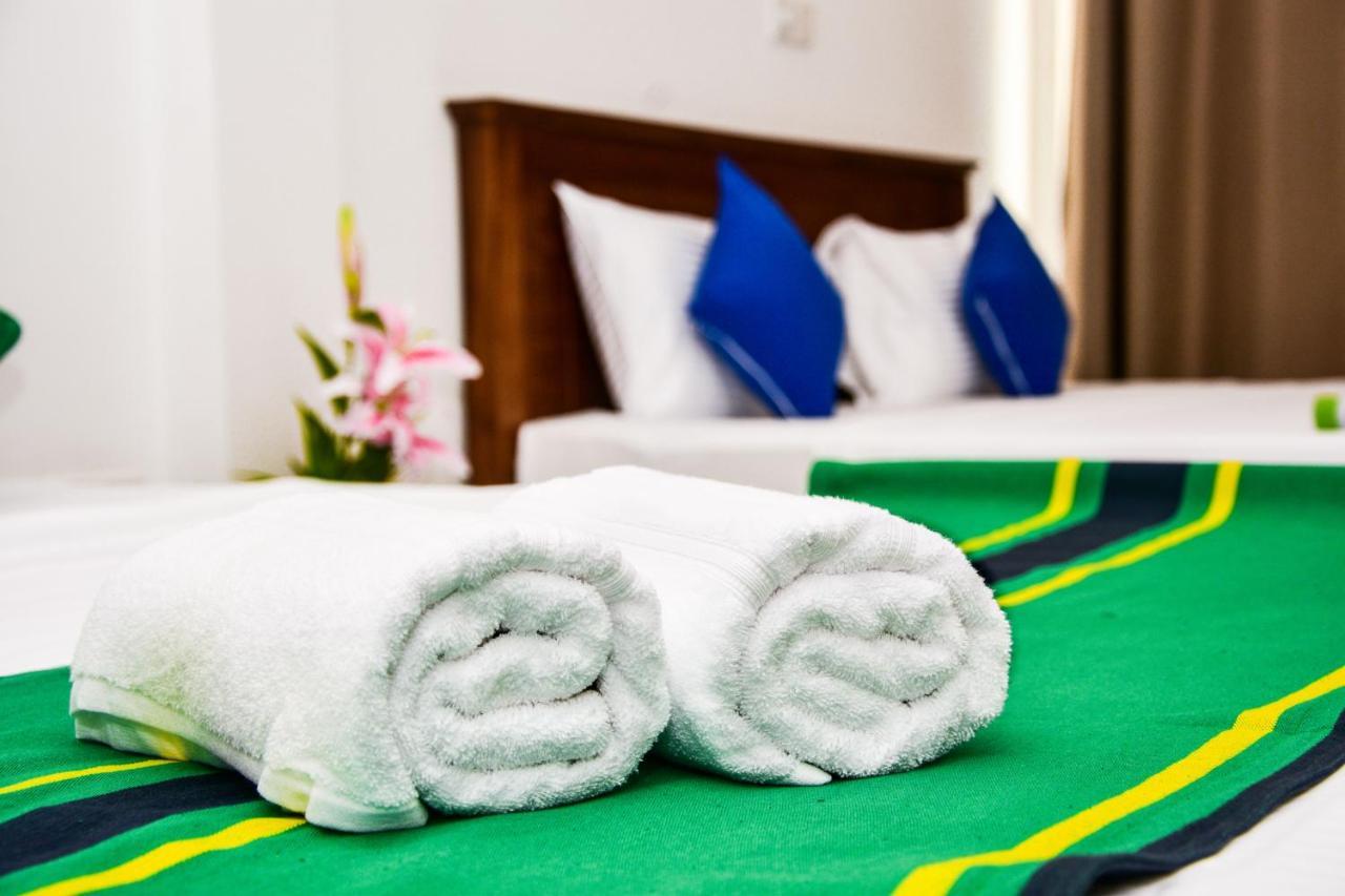 Rominrich Hotel Хикадува Екстериор снимка